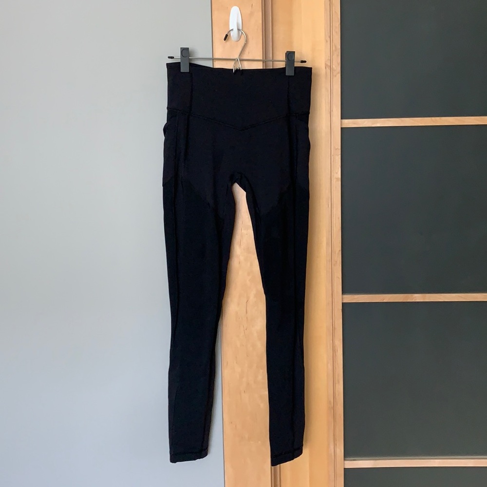 Black Lululemon leggings with pockets